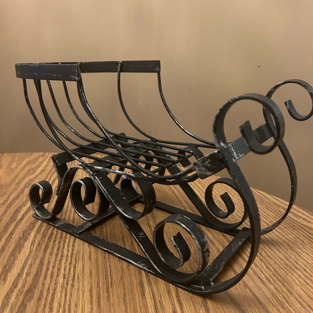 Christmas sleigh - black wrought iron - measurements in photos